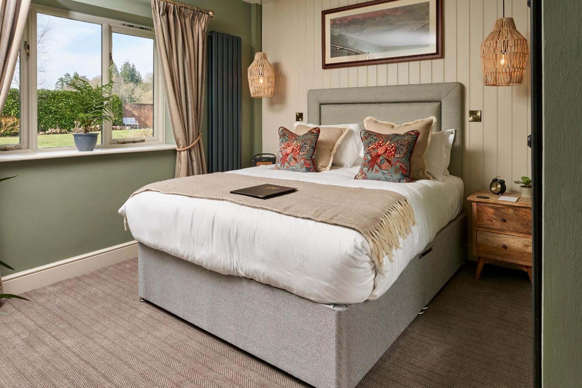 Inn The White Horse