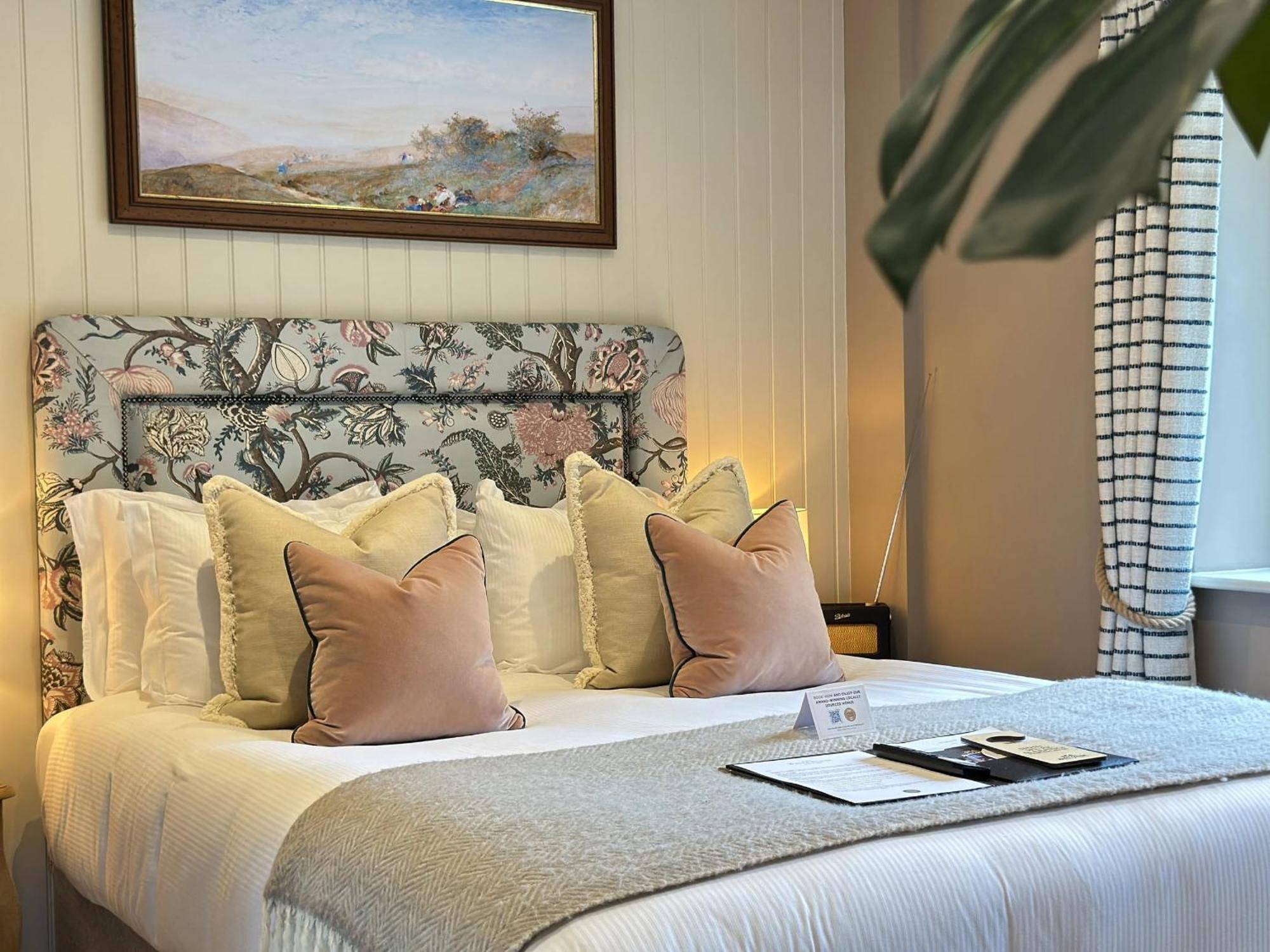 The White Horse 5*