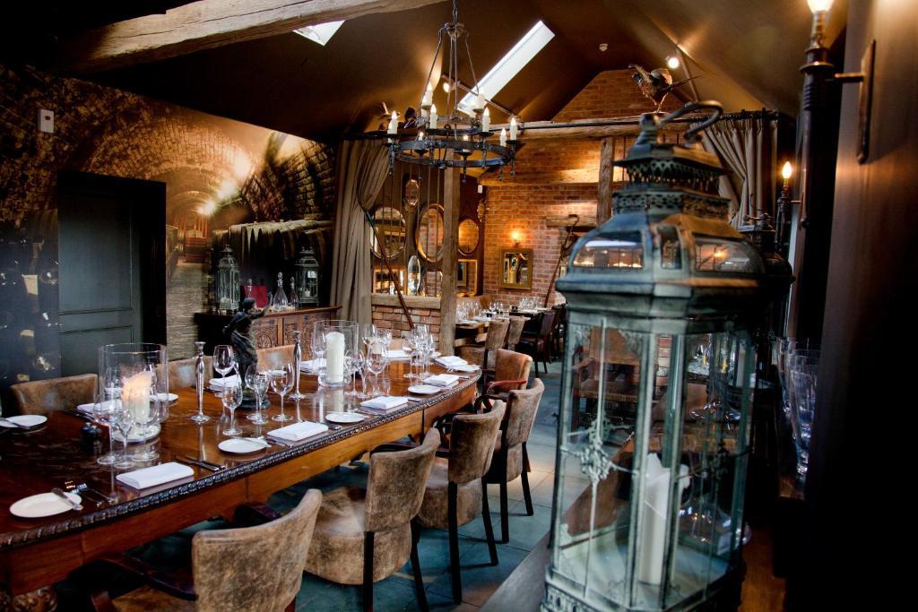 The White Horse 5*