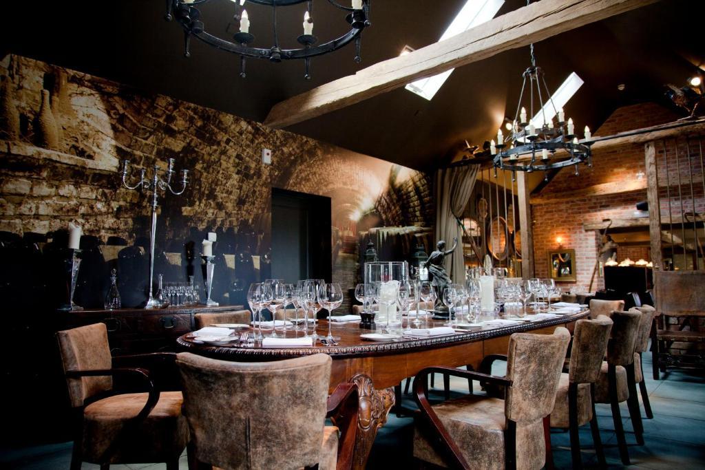 Inn The White Horse